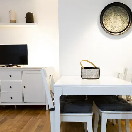 Arrola By Smiling * Hondarribia