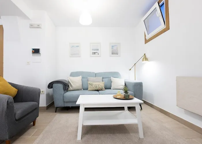 Arrola By Smiling Hondarribia